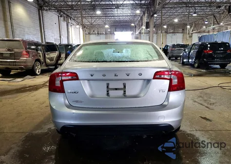 2012 Volvo S60 T5 z USA, uszkodzony, nr VIN YV1622FS4C2039475